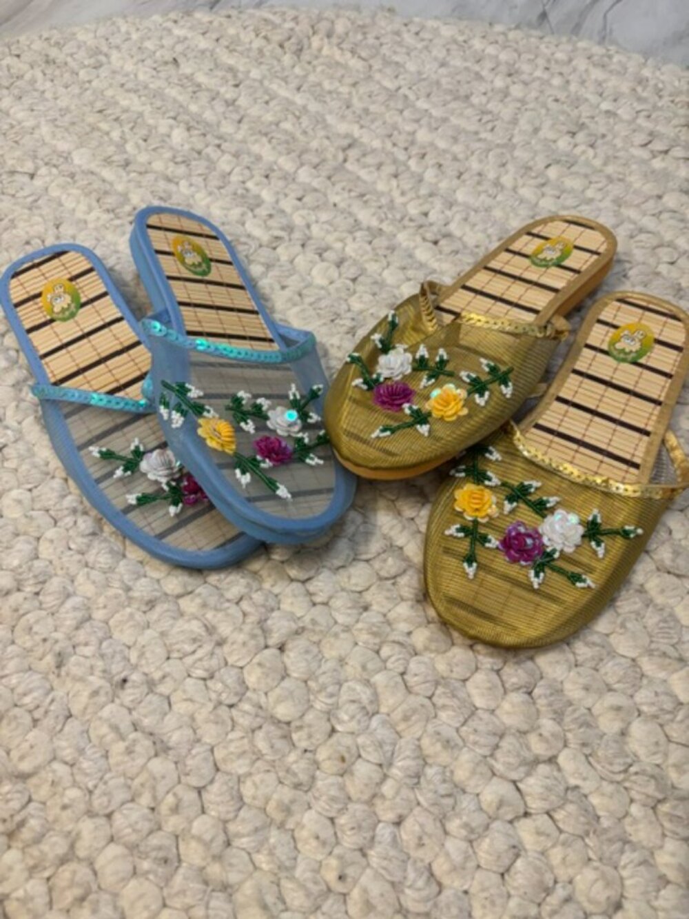 slippers/shoes - Picture 2 of 2
